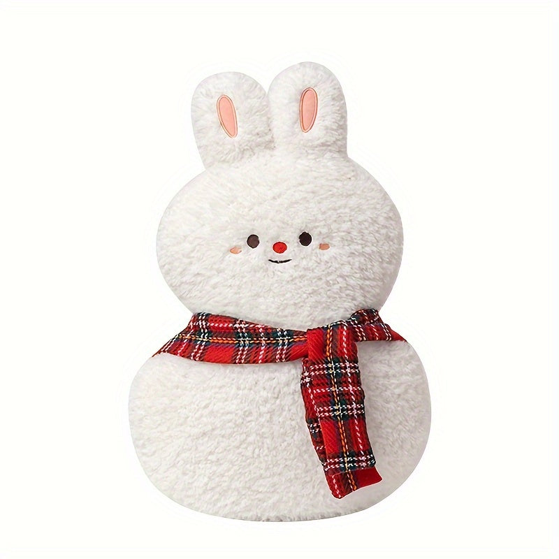 Coussin de Noël lapin des neiges en peluche blanche avec écharpe rouge à carreaux sur fond blanc